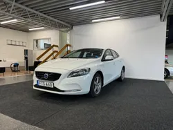 Vit Begagnad 2015 Volvo V40 Kinetic Kombi | 119 900 kr (Marknadspris)