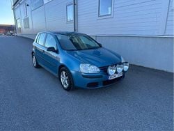 Blå Begagnad 2007 VW Golf V Halvkombi | 24 900 kr (Marknadspris)