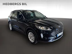 Svart Begagnad 2022 Ford Kuga Titanium SUV | 239 900 kr (Marknadspris)