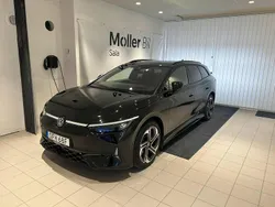 Svart Begagnad 2025 VW ID.7 GTX Sedan | 639 000 kr