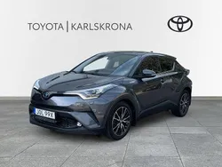 Mörkgrå (grå) Begagnad 2019 Toyota C-HR Executive SUV | 219 000 kr (Marknadspris)
