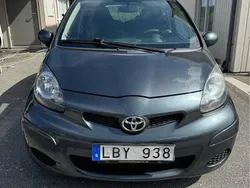 Grå Begagnad 2010 Toyota Aygo Halvkombi | 60 000 kr (Lite dyr)