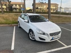 Vit Begagnad 2013 Volvo V60 Kombi | 70 000 kr (Bra pris)