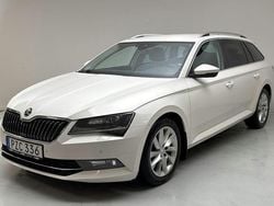 Vit Begagnad 2018 Skoda Superb Kombi | 180 000 kr (Marknadspris)