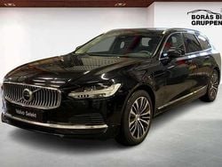 Svart Begagnad 2023 Volvo V90 Core Kombi | 349 000 kr (Marknadspris)