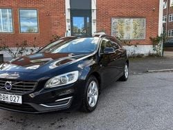 Svart Begagnad 2016 Volvo V60 Ocean Race Kombi | 129 000 kr (Marknadspris)