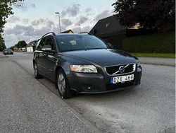 Grå Begagnad 2011 Volvo V50 Momentum Kombi | 79 900 kr (Marknadspris)