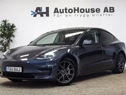 Grå Begagnad 2019 Tesla Model 3 Standard Range Plus Sedan | 219 000 kr (Dyr)