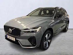 Grå Begagnad 2023 Volvo XC60 Plus SUV | 489 000 kr (Marknadspris)