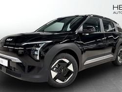 Svart (black) Ny 2025 Kia EV3 4 SUV | 507 300 kr (Marknadspris)