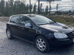 Svart Begagnad 2009 VW Golf Halvkombi | 30 000 kr (Bra pris)