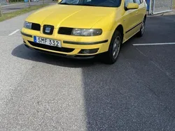 Gul Begagnad 2001 Seat Leon Halvkombi | 17 000 kr (Dyr)