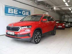 Röd Begagnad 2022 Skoda Karoq Style SUV | 329 900 kr (Lite dyr)