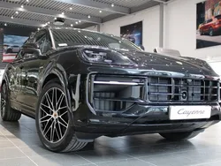Svart Ny 2024 Porsche Cayenne SUV | 1 375 000 kr
