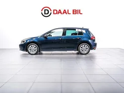 Mörkblå (blå) Begagnad 2016 VW Golf VII Style Halvkombi | 118 700 kr (Bra pris)