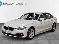 Vit Begagnad 2016 BMW 318 Sport Line Sedan | 169 900 kr (Marknadspris)