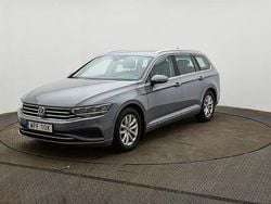Grå Begagnad 2023 VW Passat Business Kombi | 279 900 kr (Bra pris)