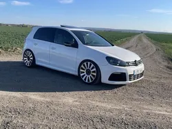 Vit Begagnad 2011 VW Golf VI R Halvkombi | 165 000 kr (Dyr)