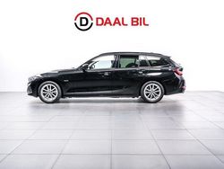 Svart Begagnad 2023 BMW 330 Sport Line Kombi | 369 700 kr
