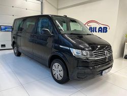 Svart Begagnad 2020 VW Caravelle Minibuss | 284 900 kr (Marknadspris)