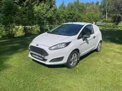 Vit Begagnad 2013 Ford Fiesta Halvkombi | 35 000 kr (Superpris)