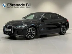 Svart (safirsvart metallic ) Begagnad 2022 BMW i4 M Sport Sedan | 419 000 kr (Bra pris)