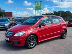 Röd Begagnad 2010 Mercedes B180 Minibuss | 34 900 kr (Marknadspris)