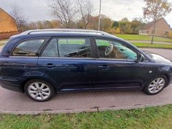Blå Begagnad 2005 Toyota Avensis Kombi | 20 000 kr (Marknadspris)