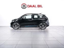 Svart Begagnad 2021 BMW i3 Halvkombi | 209 700 kr (Marknadspris)