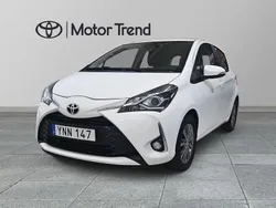 Vit Begagnad 2017 Toyota Yaris Active Halvkombi | 114 900 kr (Marknadspris)