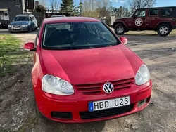 Röd Begagnad 2009 VW Golf Trendline Halvkombi | 22 000 kr (Superpris)
