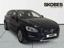 Svart Begagnad 2016 Volvo V60 CC Summum Kombi | 194 900 kr (Bra pris)