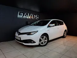 Vit Begagnad 2018 Toyota Auris Hybrid Touch Halvkombi | 149 900 kr (Bra pris)