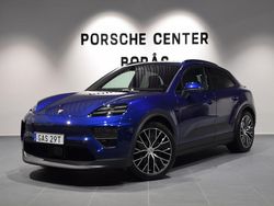 Blå (blue) Ny 2025 Porsche Macan SUV | 1 172 700 kr (Marknadspris)