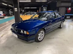 Blå Begagnad 1992 BMW M5 Sedan | 375 000 kr