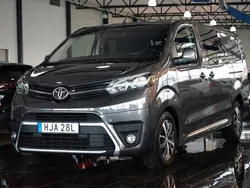 Mörkgrå (grå) Begagnad 2019 Toyota Proace Van | 189 500 kr (Dyr)
