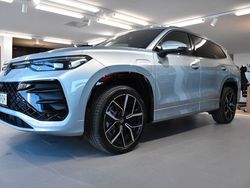Silver Ny 2025 VW Tayron R-line Edition SUV | 720 400 kr (Dyr)