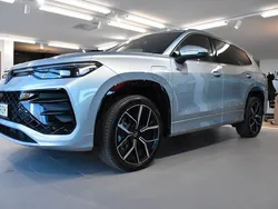 Silver Ny 2025 VW Tayron R-line Edition SUV | 720 400 kr