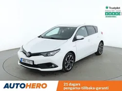 Vit Begagnad 2017 Toyota Auris Hybrid Halvkombi | 179 000 kr (Lite dyr)