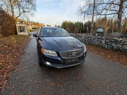 Blå Begagnad 2014 Volvo V70 Kinetic Kombi | 95 000 kr (Marknadspris)