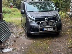 Grå Begagnad 2017 Renault Trafic Van | 165 000 kr