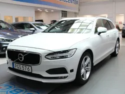 Vit Begagnad 2017 Volvo V90 Momentum Kombi | 234 900 kr