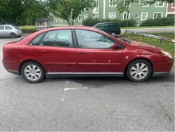 Röd Begagnad 2005 Citroën C5 Sedan | 15 000 kr (Marknadspris)