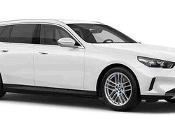 Vit Ny 2025 BMW 530e Kombi | 647 000 kr