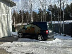 Svart Begagnad 2014 VW Caddy Minibuss | 55 000 kr (Marknadspris)
