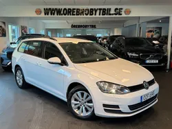 Vit Begagnad 2015 VW Golf VII Kombi | 104 900 kr (Marknadspris)