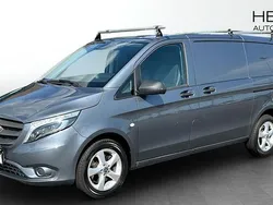 Svart Begagnad 2018 Mercedes Vito Minibuss | 279 920 kr