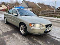 Ljusbrun Begagnad 2005 Volvo S60 Kinetic Sedan | 24 900 kr (Superpris)