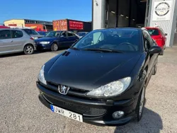 Svart Begagnad 2004 Peugeot 206 CC Cab | 29 800 kr (Marknadspris)