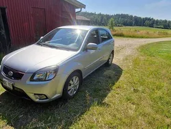 Silver Begagnad 2011 Kia Rio Halvkombi | 40 000 kr (Superpris)